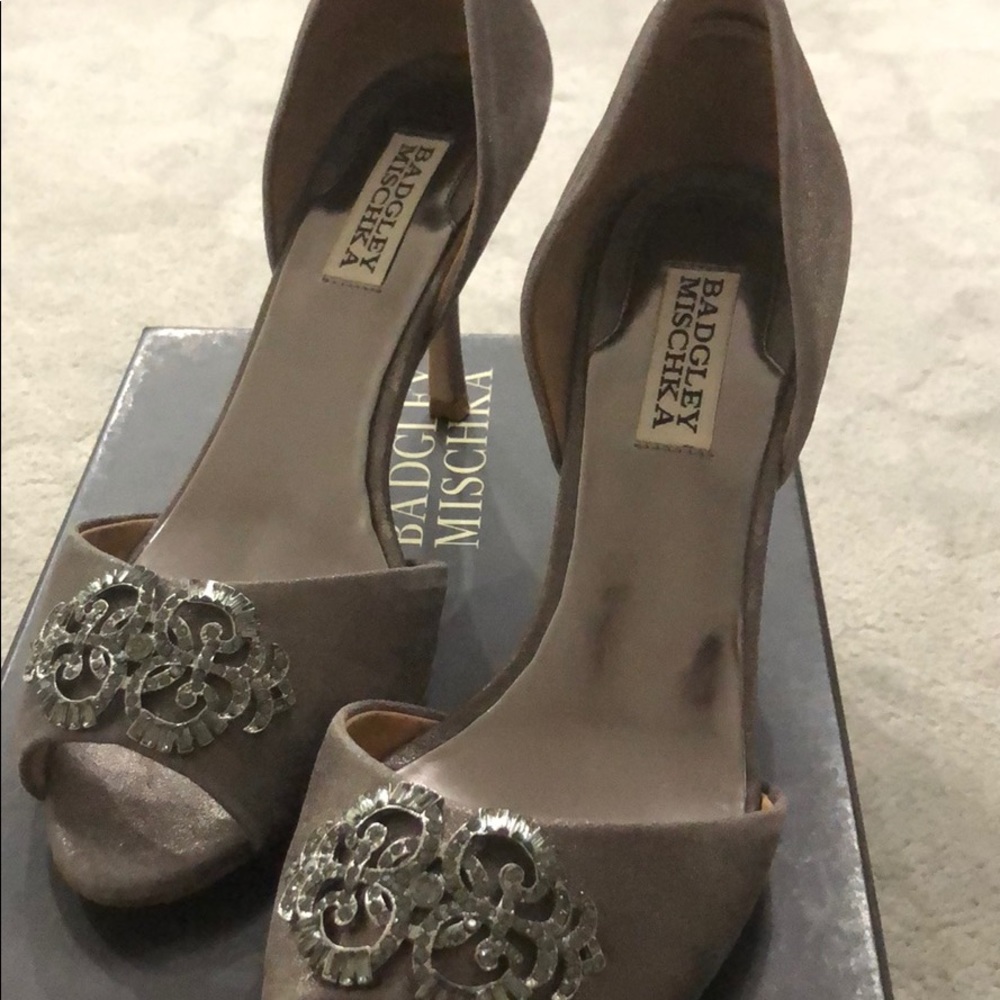 Gray one of a kind Badgley Mischka heels